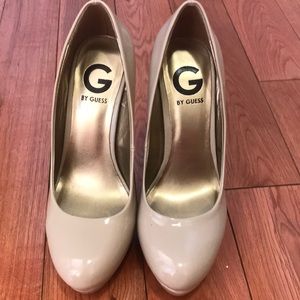 Nude g by guess platform pumps shiney sz7